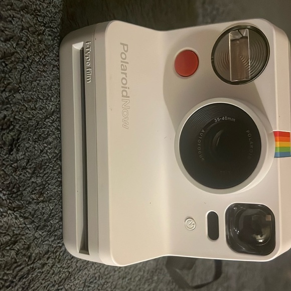 Polaroid Now - Picture 1 of 3